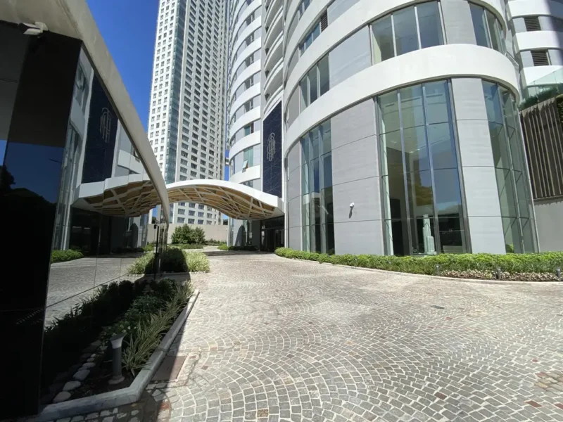 Alvear Tower 2400