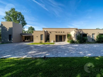 AV.CABRED 1550, OPEN DOOR